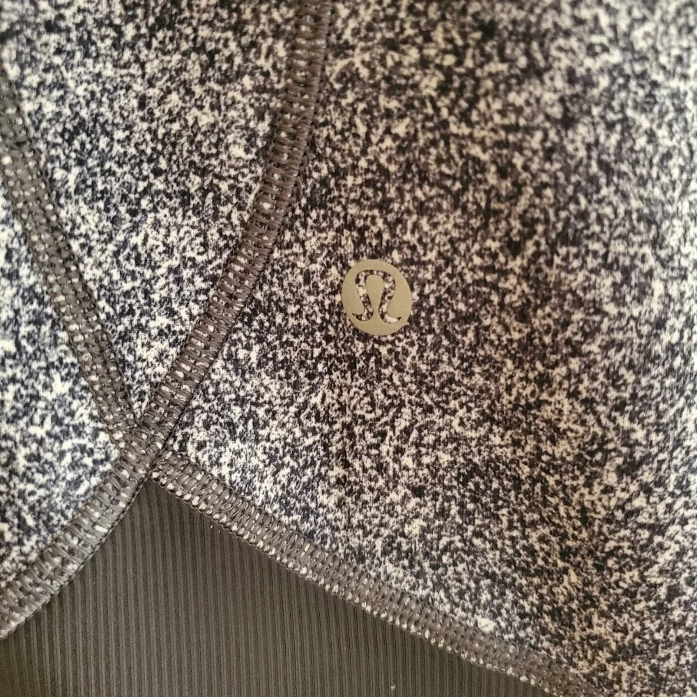 Lululemon Daily Practice Jacket Size 6 Rio Mist White Black Deep Coal Color